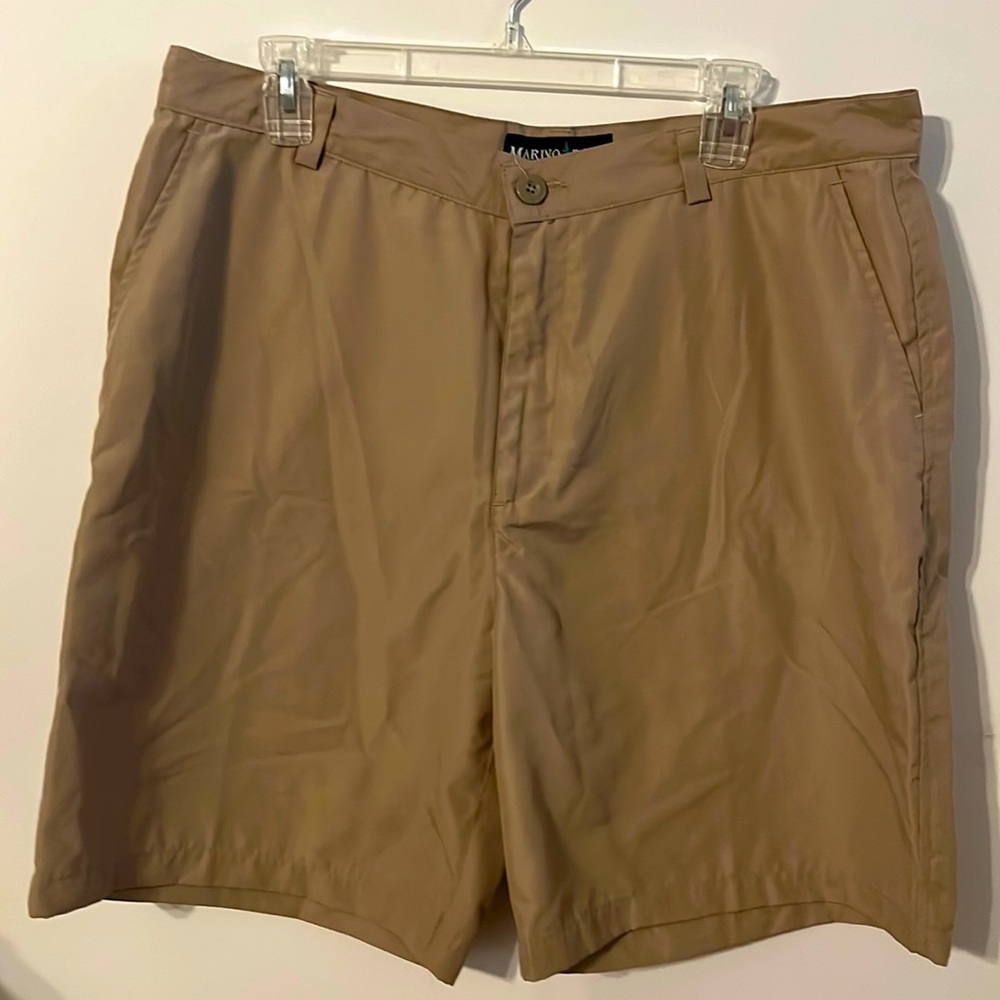 Men’s shorts, waist 38